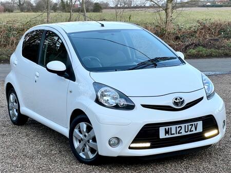 TOYOTA AYGO 1.0 VVT-i Fire 